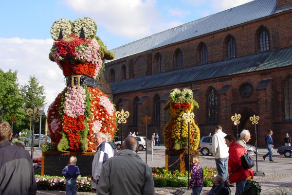 1-05-08-26.hca-blomsterfestival-2005 121