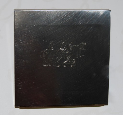 Planmolette til frimærket, der illustrerer H.C. Andersens eventyr "Hvad fatter gør, det er altid det rigtige" , er udført af gravør Martin Mörck Planmolette til frimærket, der illustrerer H.C. Andersens eventyr "Hvad fatter gør, det er altid det rigtige" , er udført af gravør Martin Mörck