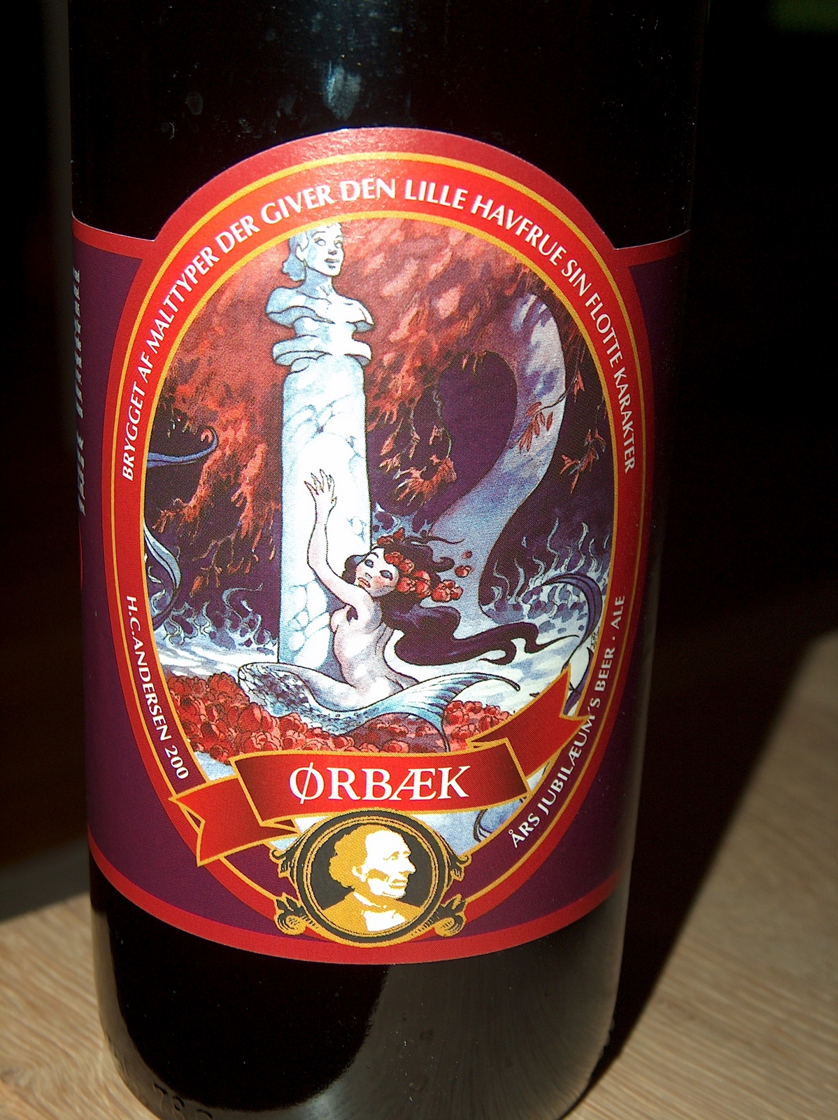 H.C. Andersen 200 års jubilæum's Beer - Ale . Brygget af malttyper der giver den lille havfrue sin flotte karakter