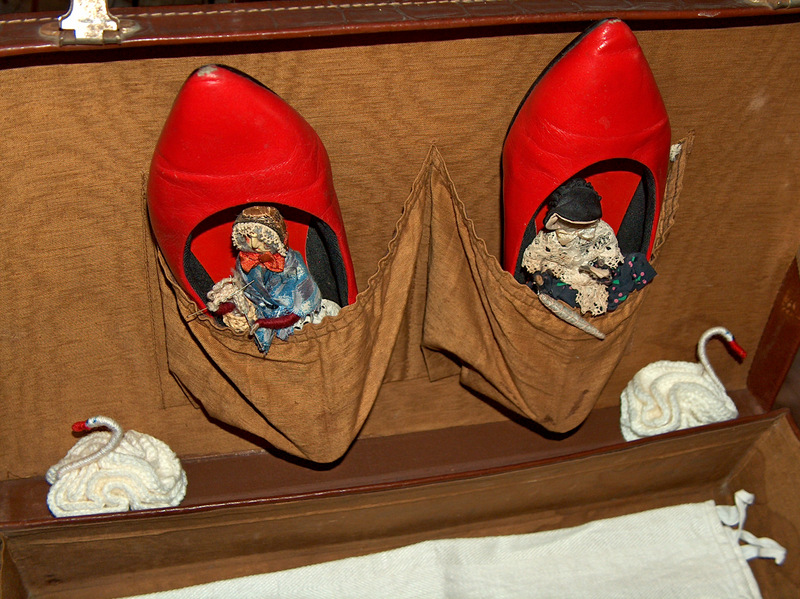 De røde sko" frit efter H.C. eventyr af samme navn "De røde Skoe" | H.C. Andersen Information