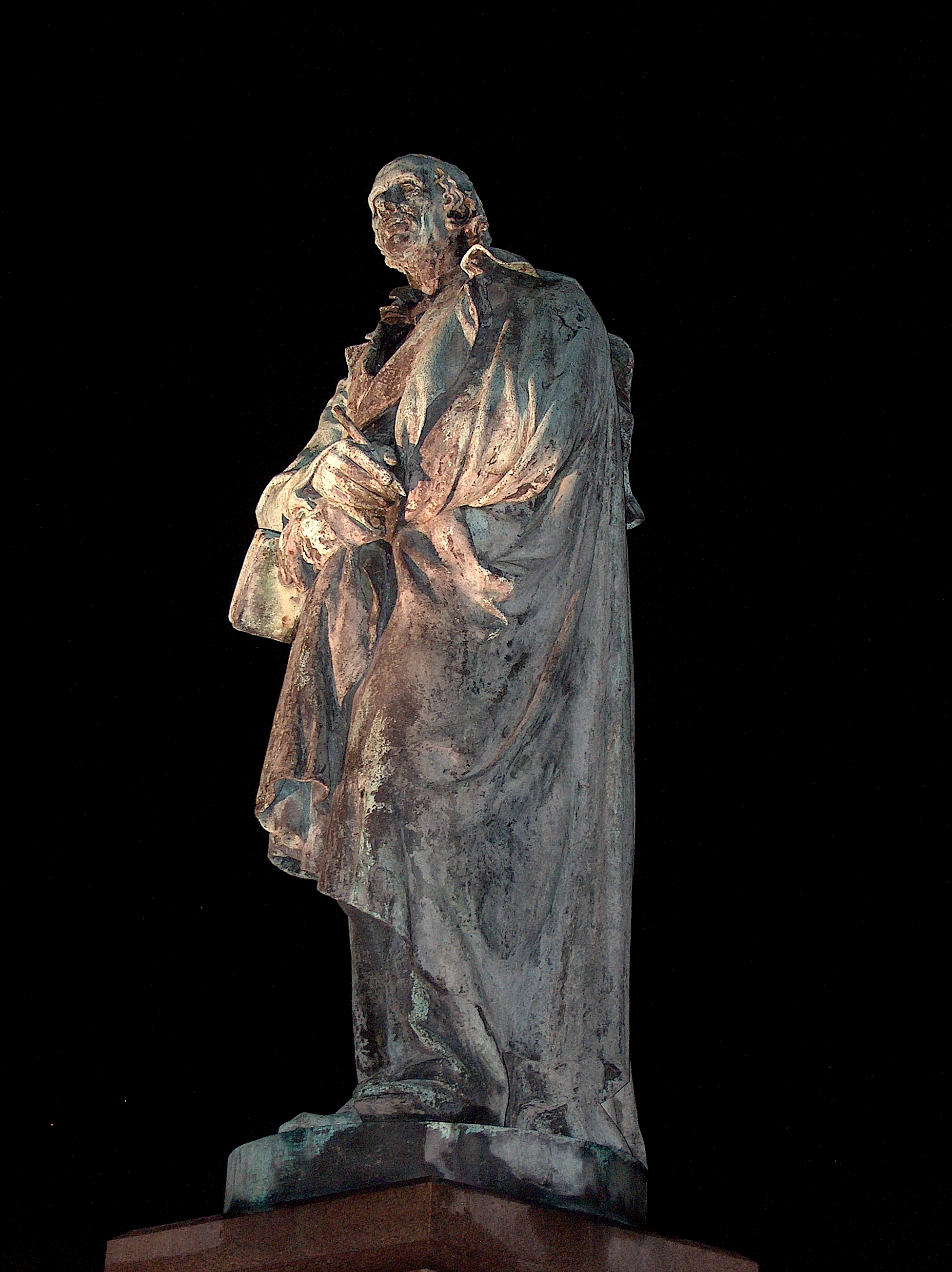 lys-odense-statue
