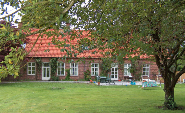 1-hjermind-praestegaard-2004