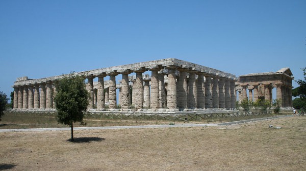 800px-Paestum_-_Temple_of_Poseidon_-_Temple_of_Hera_